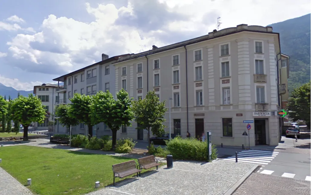 Structure Tirano, Piazza Marinoni, appartamenti residenziali